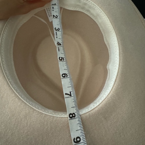 Wide brim rancher style hat - Picture 9 of 11